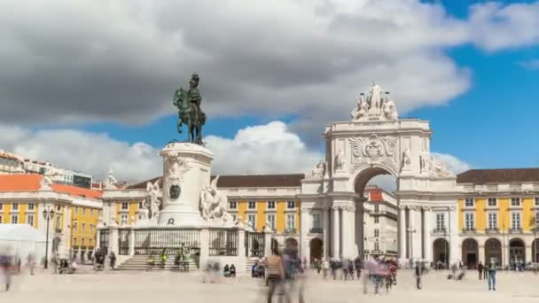 4k timelaspe of commerce square - Para do commerzbon in Lisbon - Portugal - UHD — стоковое видео