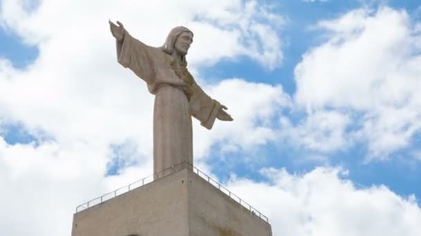 Timelapse 4K de Jésus Christ monument Cristo rei à Lisbonne, Portugal — Video