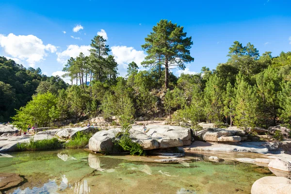 Cavu natürlicher pool in der nähe von tagliu rossu und sainte lucie auf korsika — Stockfoto