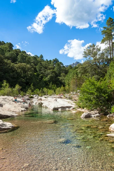 Cavu piscina natural cerca de Tagliu Rossu y Sainte Lucie en Córcega —  Fotos de Stock