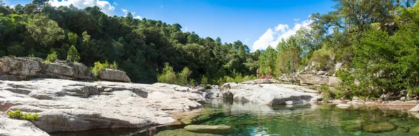 CAVU doğal havuzu Tagliu Rossu ve Sainte Lucie Corsica'deki / daki yakın — Stok fotoğraf