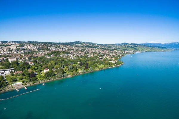 Letecký pohled na nábřeží Ouchy v Lausanne, Švýcarsko — Stock fotografie