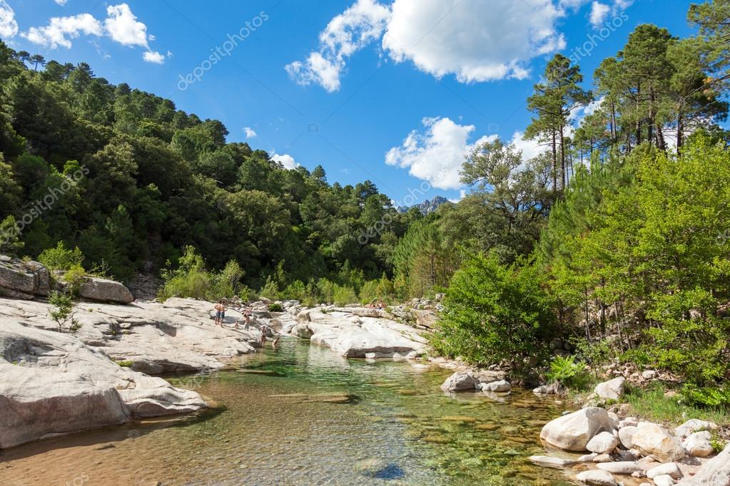 Piscine Naturelle Cavu Près De Tagliu Rossu Et Sainte Lucie En Corse