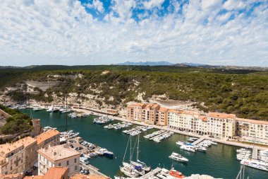 Bonifacio bağlantı noktası ve eski şehir, Corsica Adası, Frangı bir görünüm