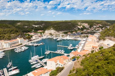 Bonifacio bağlantı noktası ve eski şehir, Corsica Adası, Frangı bir görünüm