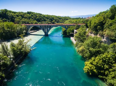 Arve Rhone Nehri'nin birleşmesi Cenevre Olimpiyat içinde havadan görünümü