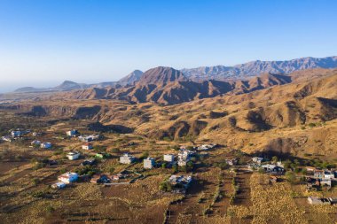 Cape Verde 'deki Santiago adasında Rebeirao Manuel' in hava görüntüsü Cabo Verde