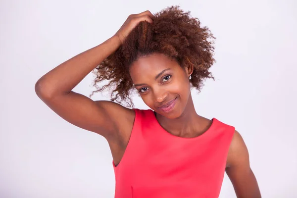 Young African American Woman Making Braids Her Frizzy Afro Hair — Stock Photo, Image