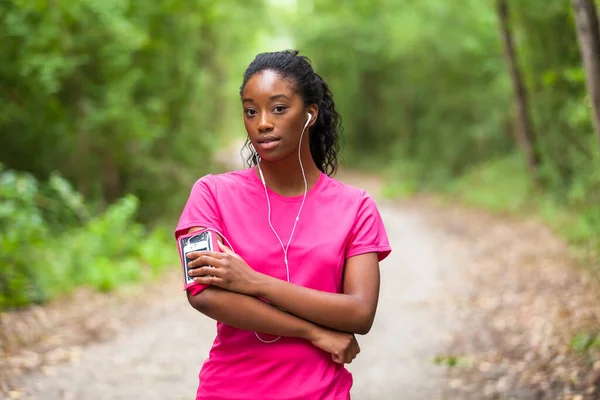 Afroamerikanische Joggerin Porträt Fitness Menschen Und Gesunder Lebensstil — Stockfoto