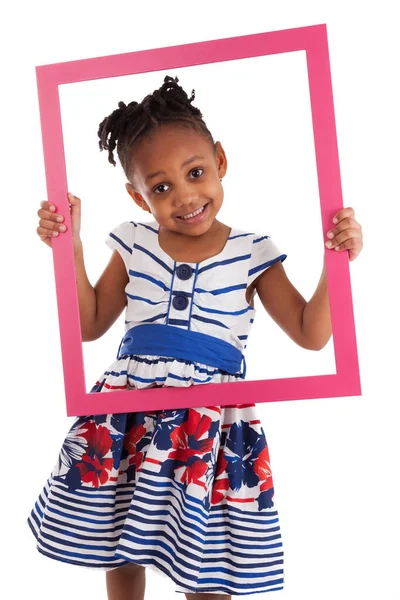 Retrato Una Linda Niña Afroamericana Sosteniendo Marco Aislado Sobre Fondo — Foto de Stock