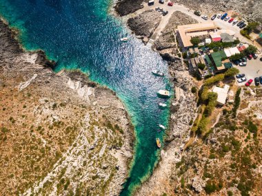 Yunanistan 'ın Zakynthos (Zante) adasındaki Porto Vromi plajının hava manzarası