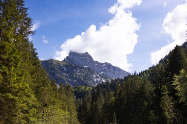 Haute-Savoie France 'daki Sixt-a-cheval' da Cascade du Rouget Şelaleleri 'nin (Rouget Şelaleleri) havadan görünüşü