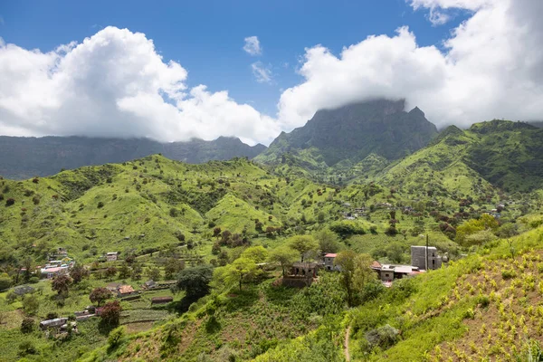 Hornatá Zelená Krajina Ostrově Santiago Období Dešťů Kapverdy — Stock fotografie