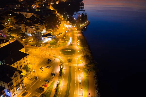 法国上萨伏依Evian Evian Les Bains 市的空中夜景 — 图库照片