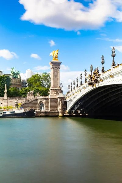 Paris Fransa Daki Alexandre Iii Köprüsünün Gün Boyu Açık Görüntüsü — Stok fotoğraf