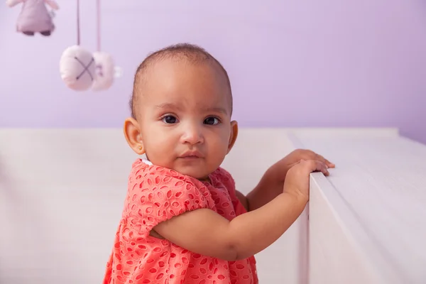 Porträt eines kleinen afroamerikanischen Mädchens - Schwarze — Stockfoto