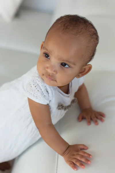 Retrato de una niña afroamericana - Gente negra — Foto de Stock