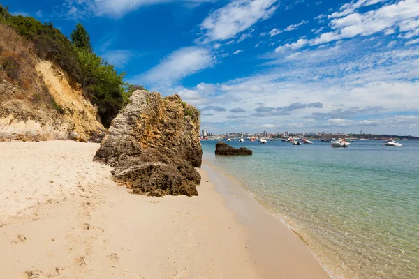Пляж Мбаппе в Сетубале недалеко от Лисбона Португалия — стоковое фото