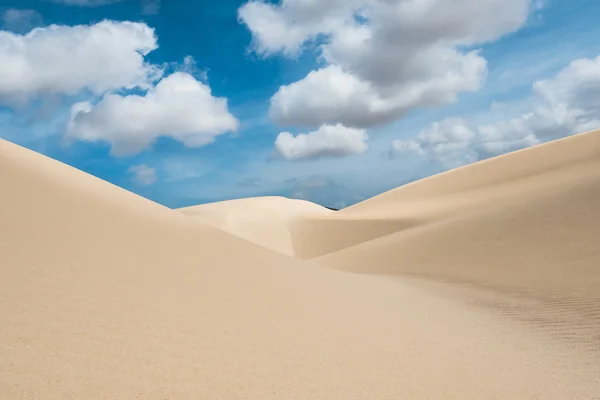 Zandduinen in Viana desert - Deserto de Viana in Boavista - Cape — Stockfoto