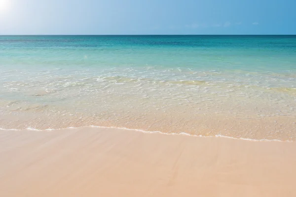 Klart vatten i Chaves stranden Praia de Chaves i Boavista Cape Ve — Stockfoto