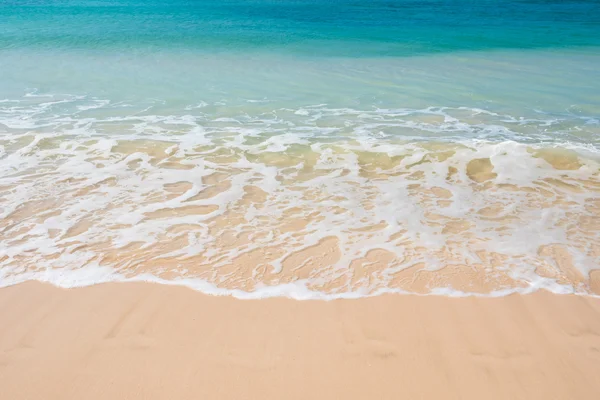 Agua clara en la playa de Chaves Praia de Chaves en Boavista Cape Ve — Foto de Stock