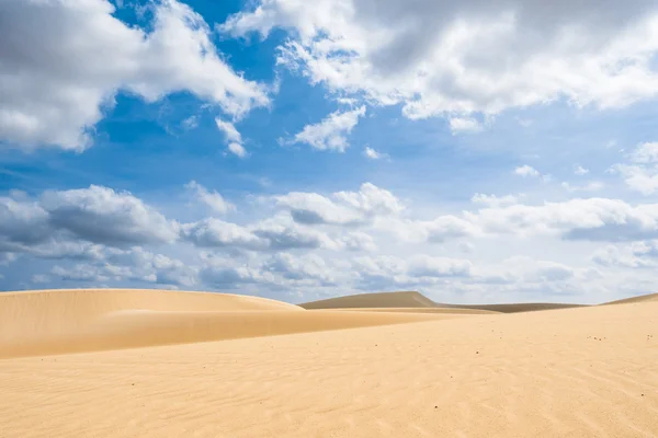 Sand dunes in Viana desert - Deserto de Viana in Boavista - Cape — Stock Photo, Image