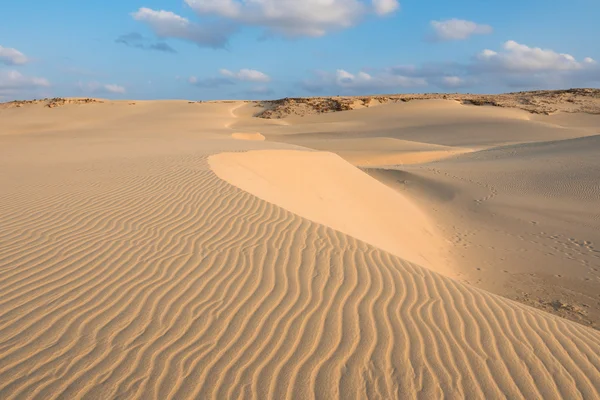 Waves on sand dunes  in Chaves beach Praia de Chaves in Boavist — Stock Photo, Image