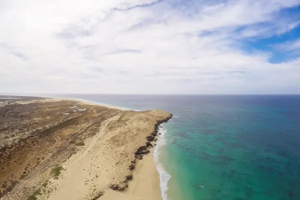 Flygfoto på sanddynerna i Verandinha beach i Boavista Kap V — Stockfoto