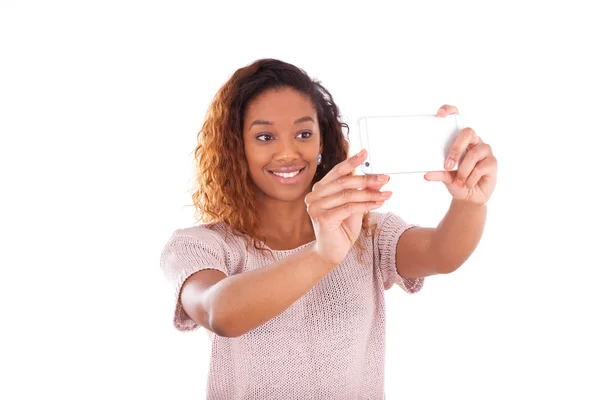 Jonge African American vrouw die een selfie - zelfportret - B — Stockfoto