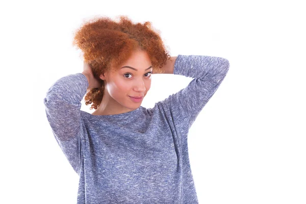 Gelukkig jonge Spaanse tienermeisje geïsoleerd op witte achtergrond — Stockfoto