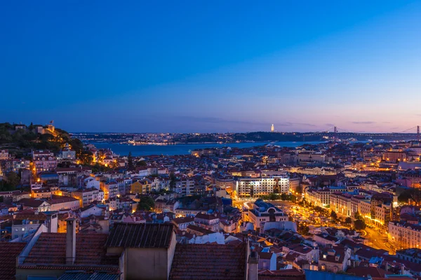 Luchtfoto van Lissabon op het dak van Senhora Monte gezichtspunt — Stockfoto