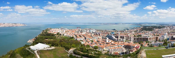 Panoramic aerial view of Almada rooftop from Christo Rei statue — Stock Photo, Image