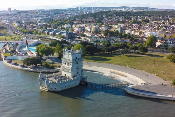 Luchtfoto van Belem tower - Torre de Belem in Lissabon — Stockfoto