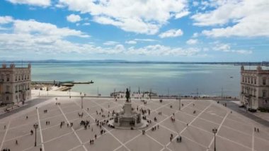 Timelaspe of commerce square - Praça do commercio in Lisbon