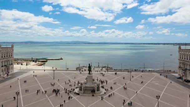 Timelaspe of commerce square - Pra:a do commercio in Lisbon — стоковое видео
