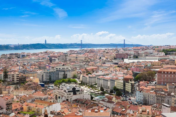 Luchtfoto van Lissabon op het dak van Senhora Monte gezichtspunt — Stockfoto