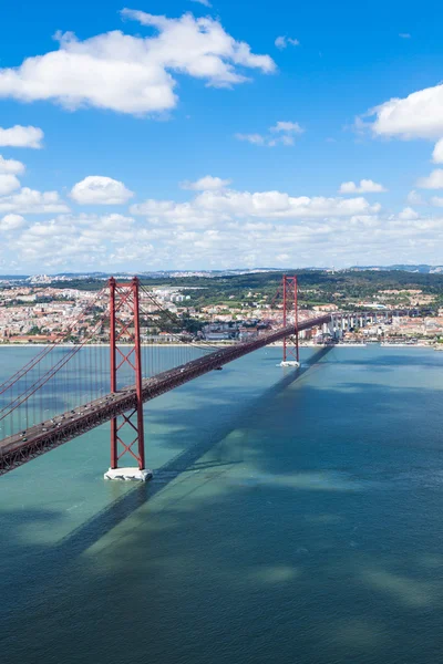 25 de Abril (aprile) Ponte di Lisbona — Foto Stock