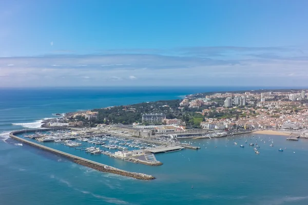 Lizbon yakınındaki Cascais şeridinin havadan görünümü