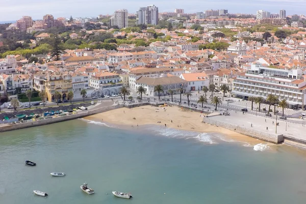 Lizbon yakınındaki Cascais şeridinin havadan görünümü