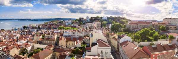 Lisbon dach von der sao vicente de fora kirche — Stockfoto