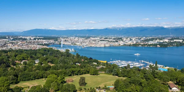 Vista aérea del lago Leman - ciudad de Ginebra en Suiza —  Fotos de Stock