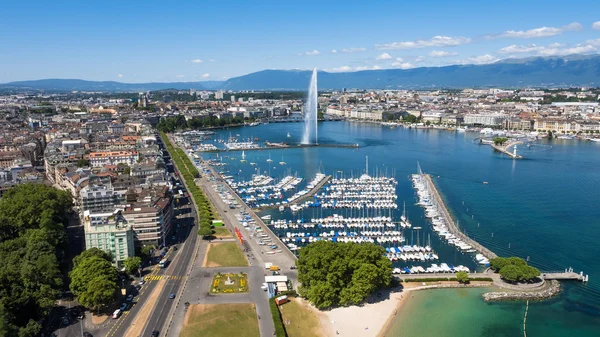 Vista aérea do lago Leman - Genebra cidade na Suíça — Fotografia de Stock