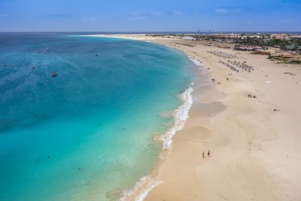 Vista aérea de la playa de Santa Maria en la Isla Sal Cabo Verde - Cabo —  Fotos de Stock