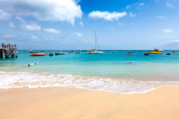 Santa Maria plaży w Sal Wyspy Zielonego Przylądka - Cabo Verde — Zdjęcie stockowe