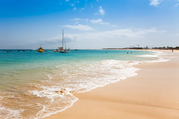 Playa de Santa Maria en la Isla Sal Cabo Verde - Cabo Verde —  Fotos de Stock