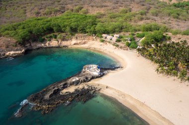 Cape Verde Santiago adasında Tarrafal plaj Havadan görünümü -
