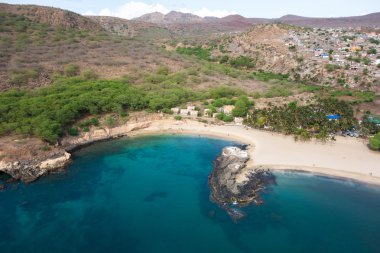 Cape Verde Santiago adasında Tarrafal plaj Havadan görünümü -