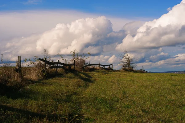 Nubes de otoño esponjosas — Foto de Stock