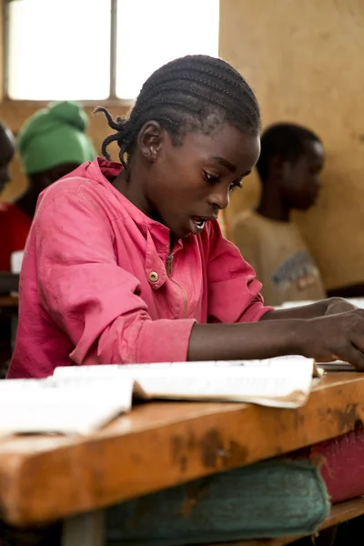 Retrato de la colegiala africana . — Foto de Stock