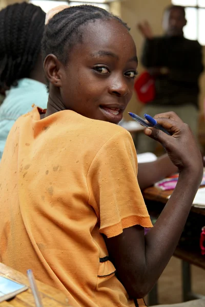 Porträtt av den afrikanska skolflickas. — Stockfoto